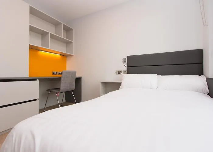 Apartment Destiny Student - New Mill *